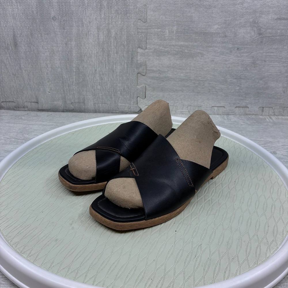 Coach and Four Slide Sandals Women's 6.5 Black Leather Italian Minimalist Square